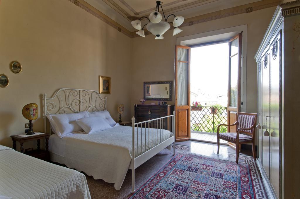 Cosetta Guest House Чертальдо Экстерьер фото